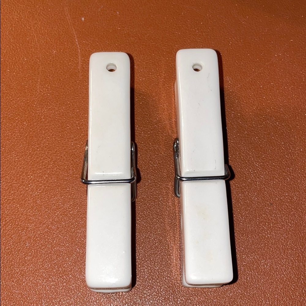 Vintage - Crowning touch ceramic clothespin clip set. Made in Japan. - Picture 3 of 6